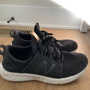 New balance tennis shoe